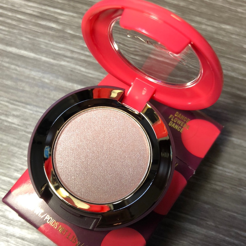 MAC holiday eyeshadow